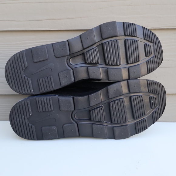 Nike Air Max Motion 2 Triple Black Men’s Sneakers Size 10.5 - Picture 7 of 9